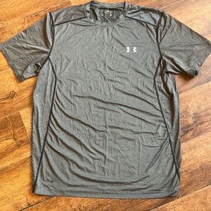 Men’s dark gray, Under Armour fitted t-shirt. Size X-large. Gently used.
